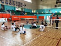 Rize’de Oturarak Voleybol Turnuvası Düzenlendi