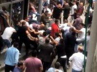 Trafikte ‘Yol Verme’ Kavgası: Yumruklar Havada Uçuştu