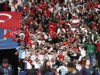 Stade De France’tan Mehmetçik’e Selam
