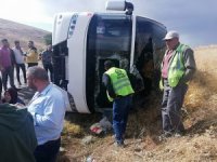 Dinar’da Tur Otobüsü Devrildi: 1 Ölü, 4’ü Ağır 29 Yaralı