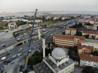 Avcılar’da Depremde Zarar Gören Caminin İkinci Minaresinin Sökümü Başladı