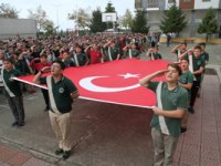 Çayeli’de Tüm Okullarda İstiklal Marşı Asker Selamı Verilerek Okundu