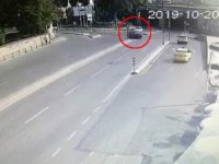 Üsküdar’da Lüks Aracın Karıştığı Kaza Kamerada