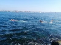 Güneşi Gören Vatandaşlar Sarayburnu’nda Deniz Girdi