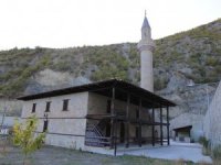 Sular Altında Kalmasına İzin Verilmeyen Tarihi Cami Ve Türbeler Ziyaretçilerini Bekliyor