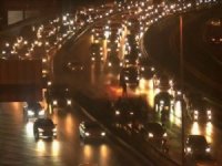 E5’te Alev Alev Yanan Aracı Beton Mikseri Söndürdü