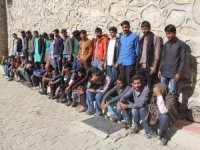 Başkale’de 39 Düzensiz Göçmen Yakalandı
