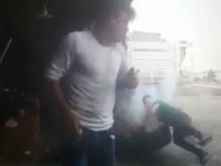 Tamir Ettiği Lastik Patlayınca Metrelerce İleri Savruldu