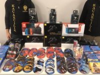 İstanbul’da Binlerce Kaçak Telefon Aksesuarı Ele Geçirildi