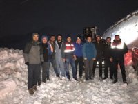 Yayla Yolunda Mahsur Kalan 2 Kişi Kurtarıldı