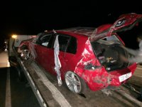 Artvin'de otomobil devrildi: 1 ölü, 2 yaralı
