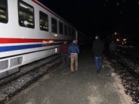 Elazığ’da Duran 104 Yolculu Tren 10 Saat Sonra Hareket Etti