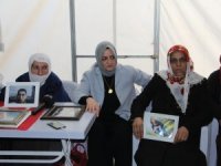 Cumhurbaşkanı Başdanışmanı Orhan’dan Evlat Nöbetindeki Annelere Ziyaret