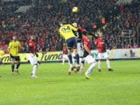 Fenerbahçe Galibiyetle Başladı