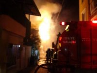 Bursa’da 2 Katlı Ev Alev Alev Yandı