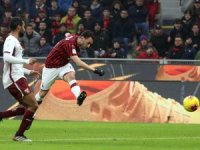 Hakan Çalhanoğlu Milan’ı Yarı Finale Taşıdı