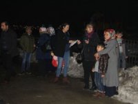 İran Sınırındaki Deprem Vanlıları Korkuttu, Vatandaşlar Dışarı Çıktı
