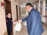 Ardeşen Belediyesinden Sağlık Çalışanlarına Tatlı İkramı