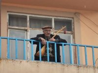 Curasının Teline ’Evde Kalın’ Demek İçin Vurdu