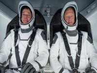 Astronotlar SpaceX'in insanlı test seferi için karantinaya girdi