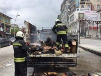 Erzurum’da Otomobil Cadde Ortasında Yandı