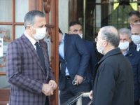 İstanbul Valisi Yerlikaya Fatih Sultan Mehmet Han’ın Türbesini Ziyaret Etti