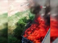 Tuzla’da Binanın Çatısının Alev Alev Yandığı Anlar Kamerada