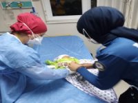 10 Günlük Bebeği Cami Avlusuna Bıraktılar
