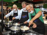 Lütfi Elvan’dan Makarna Şov