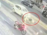 Motosikletlinin Ölümden Döndüğü Anlar Kamerada