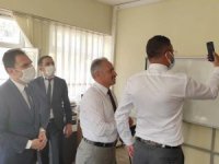Bakan Selçuk, Canlı Ders İşleyen Öğretmenlerle Görüntülü Görüştü