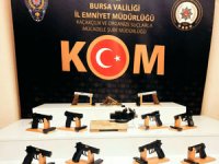 Ruhsatsız Silah ve Mühimmat Ticareti Yapan 21 Kişi Gözaltına Alındı
