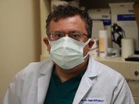 Recep Tayyip Erdoğan Üniversiteli Doktor Öğretim Üyesi Koyuncu Kovid-19'la Savaşı Anlatıyor: "Arkadaşlarım akciğer filmime bakmamı yasaklamıştı"