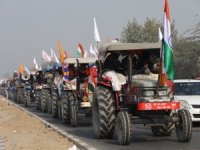 Hindistan’da Çiftçilerin Traktörlü Eyleminde 1 Kişi Öldü