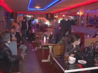 Devriye Atan Ekiplerden Gece Kulübüne Baskın