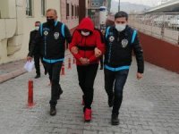 Cinayet Dedektifleri 200 Saatlik Güvenlik Kamerasını İzleyerek Boşandığı Eşini Öldüren Şahsı Yakaladı