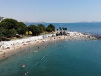 Sıcaktan Bunalan Vatandaşların Denize Girdiği Caddebostan Plajı Havadan Görüntülendi