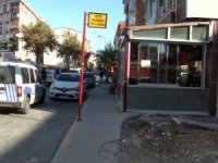 Kahvaltı Ettiği İki Arkadaşını Vurdu