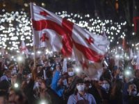 Gürcistan’da Eski Cumhurbaşkanı Saakaşvili İçin Binlerce Kişi Sokağa İndi