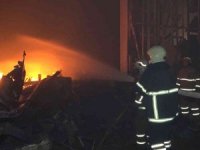 Gece Saatlerinde Bölgeyi Ayağa Kaldıran Yangın Kontrol Altına Alındı