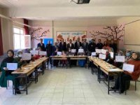 Bahçe Bakım Kursunu Tamamlayan Kadın Kursiyerlere Sertifikaları Verildi