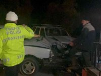 Bursa’da 2 Otomobil Kafa Kafaya Çarpıştı: 3 Yaralı