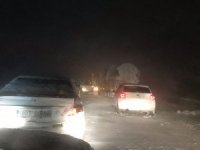 Kar Ve Tipi Sebebiyle Diyarbakır-şanlıurfa Karayolu Çift Taraflı Olarak Ulaşıma Kapatıldı.