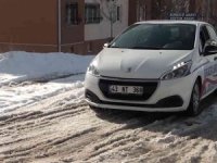 Karlı Ve Buzlu Yollarda Araç Kullanmanın Püf Noktaları