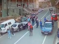 Rize’de Yola Atlayan Motor Sürücüsü 3 Araçlı Zincirleme Kazaya Sebep Oldu