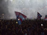 Rizeli Teknik Direktörle 37 Sezon Sonra Şampiyon Oldular. Rizeli Cumhurbaşkanı Konuşurken Islık ve Yuhalama Eşliğinde "Rize Kümeye" Bağırdılar