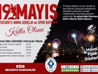 Rize'de Havai Fişek Gösterisine Yağmur Engeli