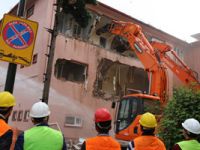 Rize Meydan Projesi Start Aldı Rize Cumhuriyet Karakol Binası Yıkıldı VİDEO İZLE
