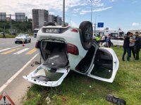 Rize’de Kırmızı Işıkta Geçen Sürücü Kazaya Neden Oldu: 3 Yaralı