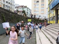 Rize'de 57 bin 655 öğrenci karnelerini aldı